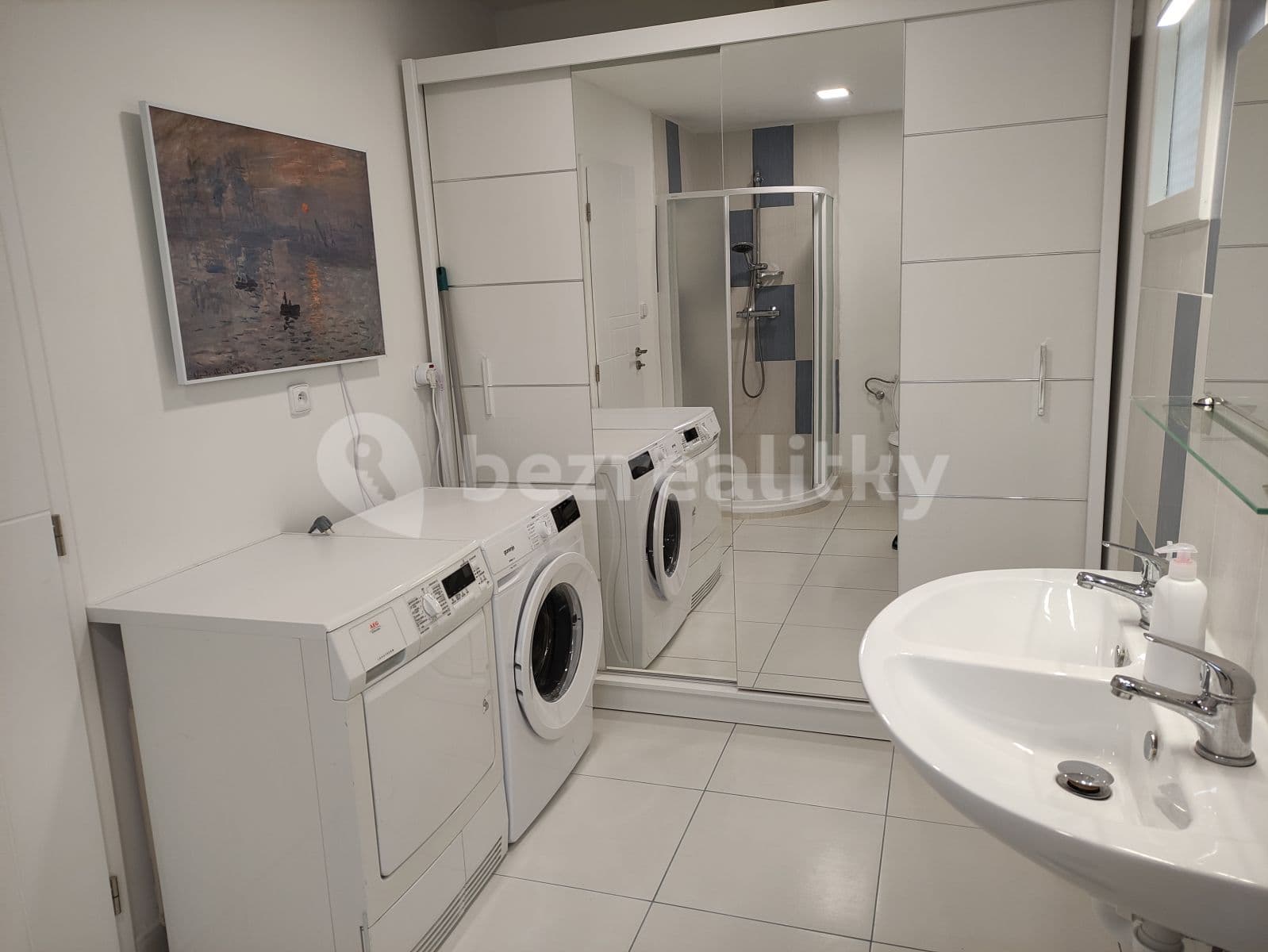 Prenájom bytu 3-izbový 68 m², Pod Vlkem, Praha, Praha Prenájom bytu 3-izbový 68 m², Pod Vlkem, Praha, Praha