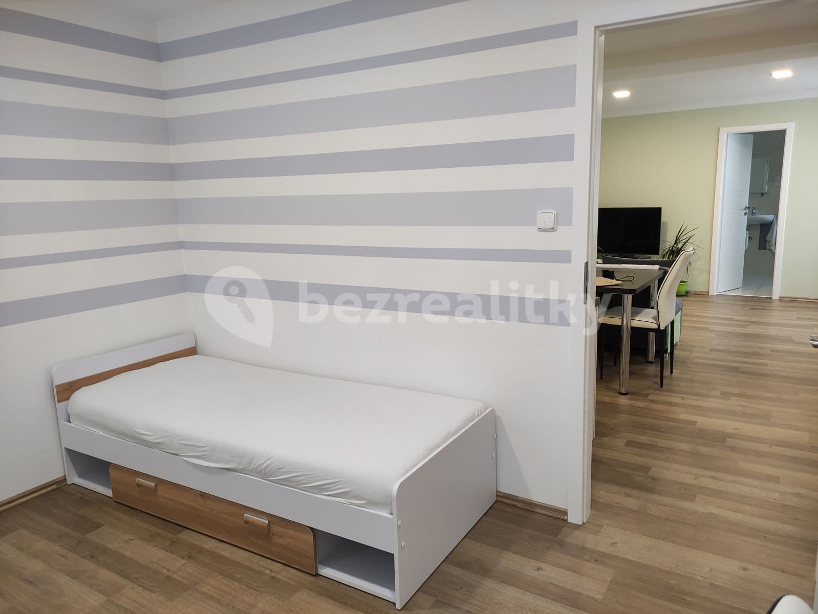 Prenájom bytu 3-izbový 68 m², Pod Vlkem, Praha, Praha Prenájom bytu 3-izbový 68 m², Pod Vlkem, Praha, Praha