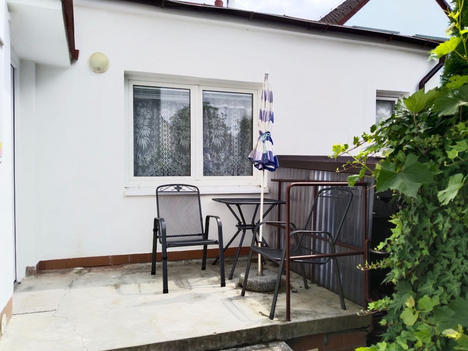 Prenájom bytu 3-izbový 68 m², Pod Vlkem, Praha, Praha Prenájom bytu 3-izbový 68 m², Pod Vlkem, Praha, Praha