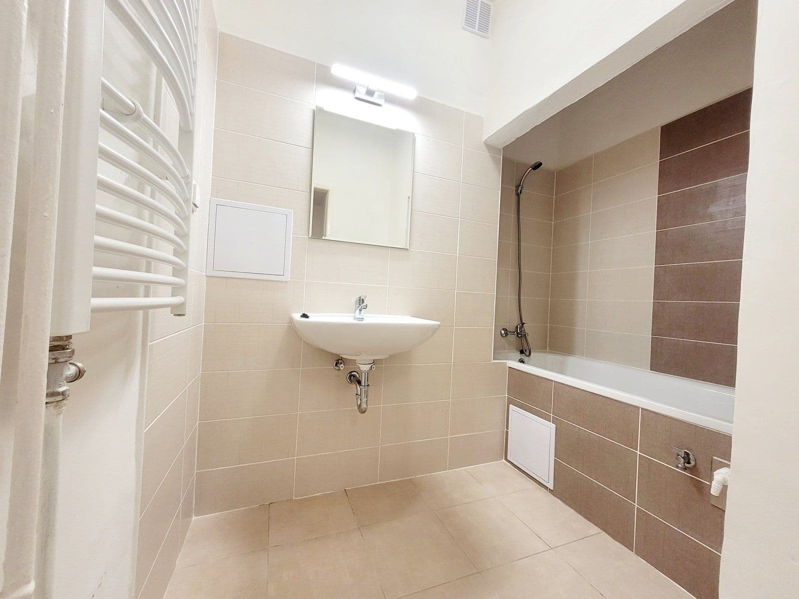 Prenájom bytu 1-izbový 22 m², Vardasova, Havířov, Moravskoslezský kraj Prenájom bytu 1-izbový 22 m², Vardasova, Havířov, Moravskoslezský kraj