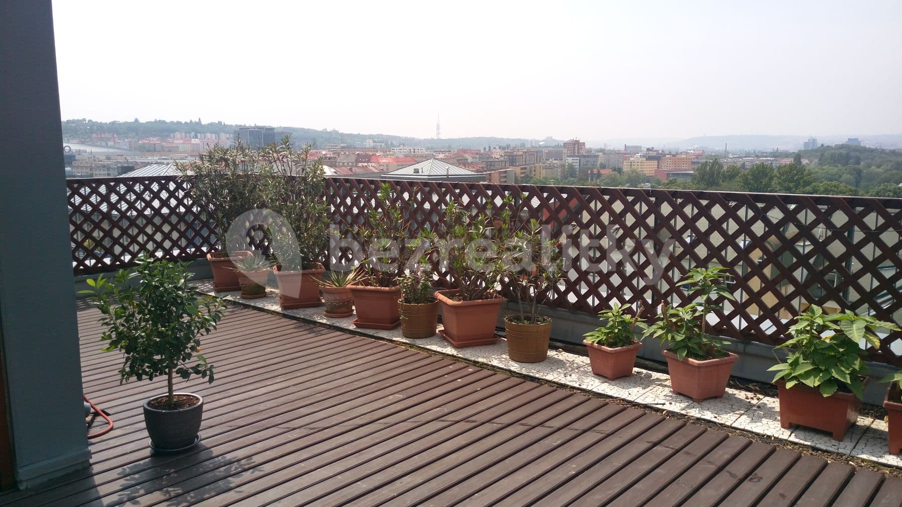 Prenájom bytu 3-izbový 98 m², Podnádražní, Praha, Praha Prenájom bytu 3-izbový 98 m², Podnádražní, Praha, Praha