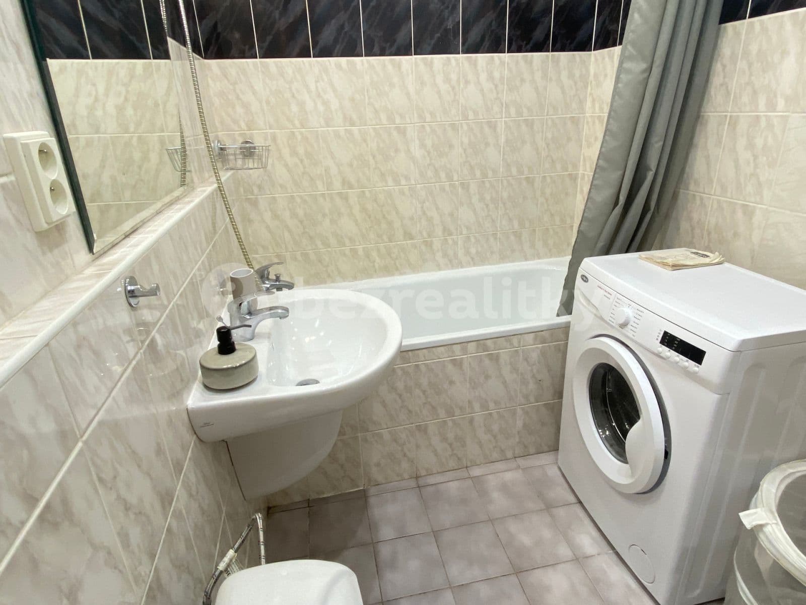 Prenájom bytu 2-izbový 47 m², Biskupcova, Praha, Praha Prenájom bytu 2-izbový 47 m², Biskupcova, Praha, Praha