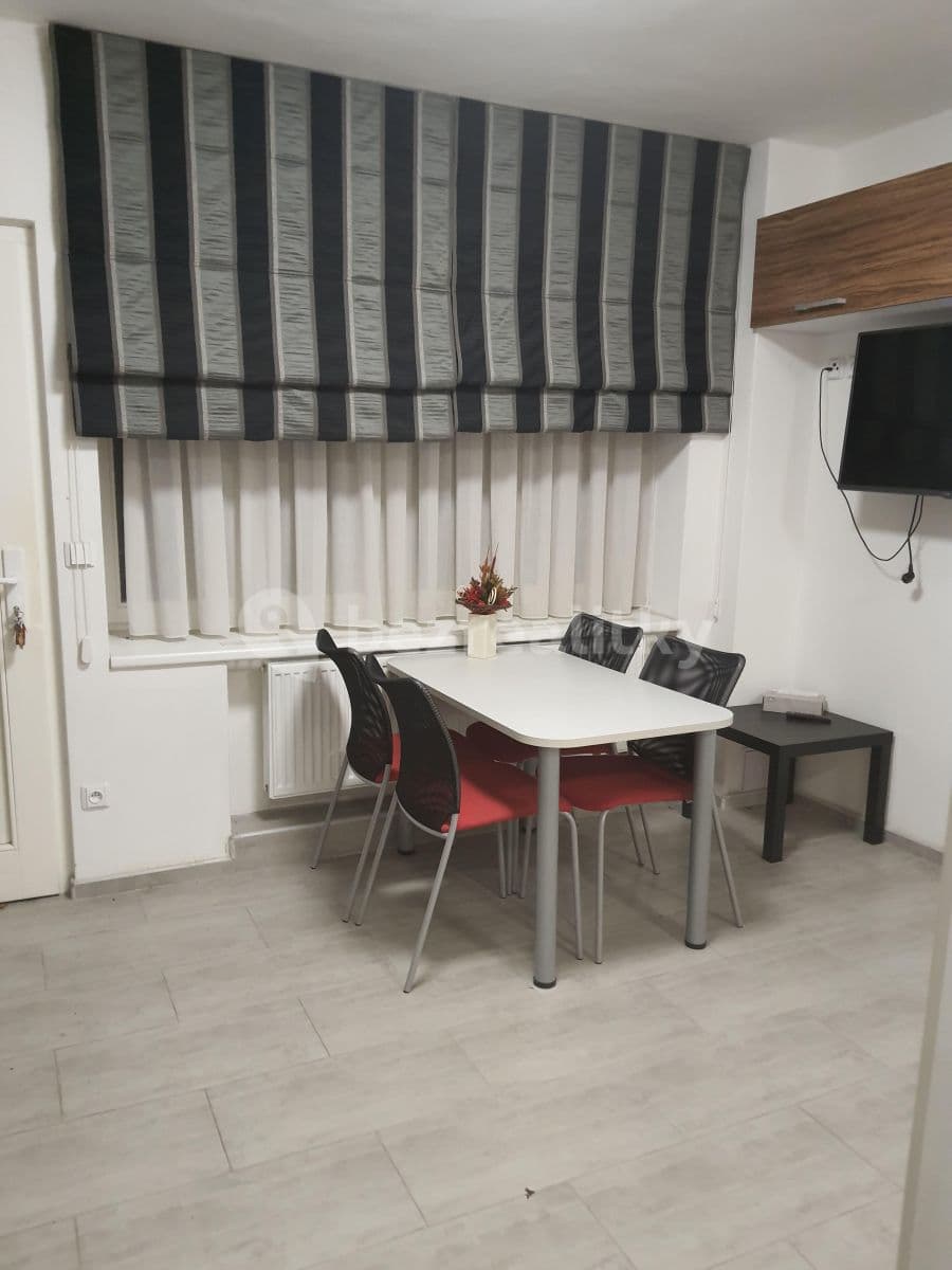 Prenájom bytu 1-izbový 24 m², 28. pluku, Praha, Praha Prenájom bytu 1-izbový 24 m², 28. pluku, Praha, Praha