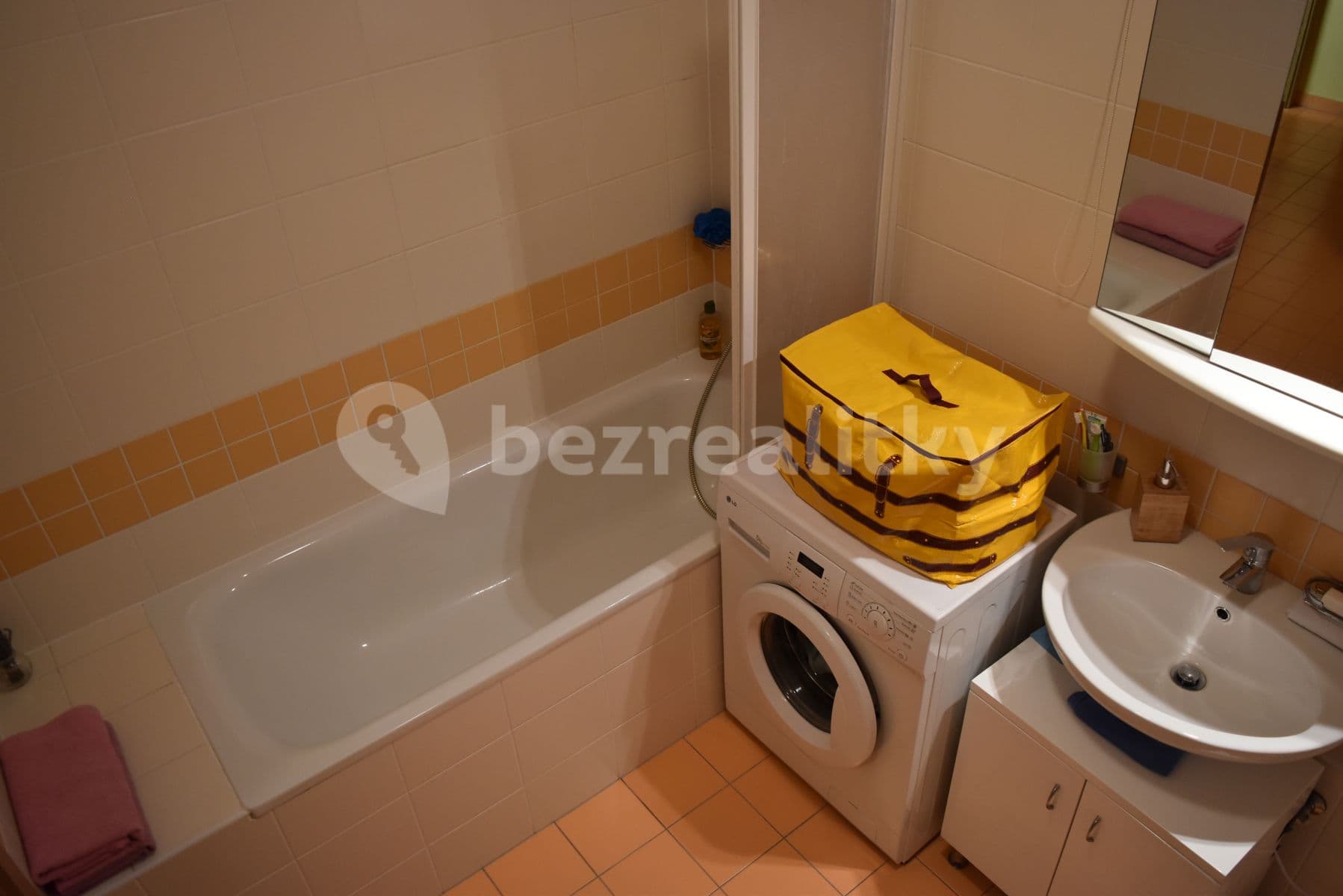 Prenájom bytu 2-izbový 57 m², U Hostavického potoka, Praha, Praha Prenájom bytu 2-izbový 57 m², U Hostavického potoka, Praha, Praha