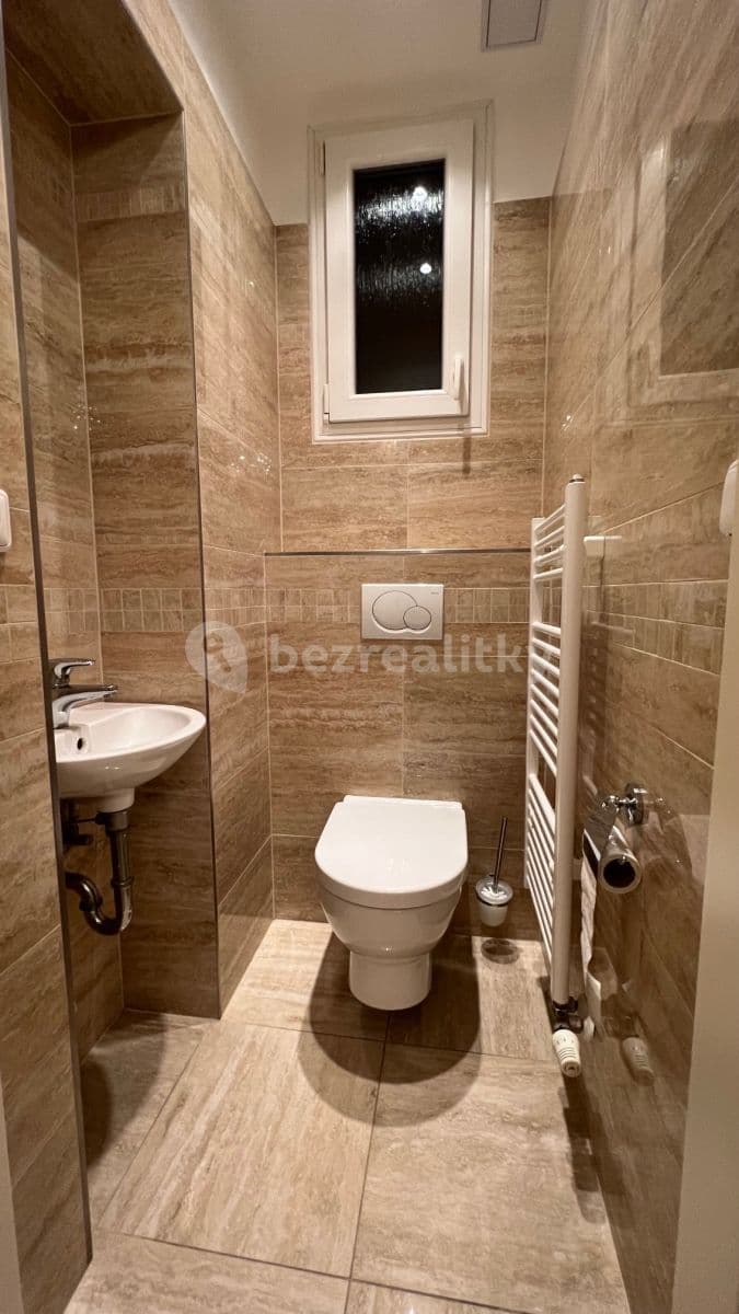 Prenájom bytu 4-izbový 110 m², Československé armády, Praha, Praha Prenájom bytu 4-izbový 110 m², Československé armády, Praha, Praha