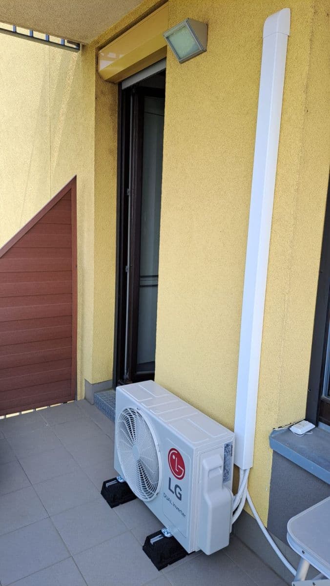 Prenájom bytu 2-izbový 65 m², Sousedíkova, Praha, Praha Prenájom bytu 2-izbový 65 m², Sousedíkova, Praha, Praha