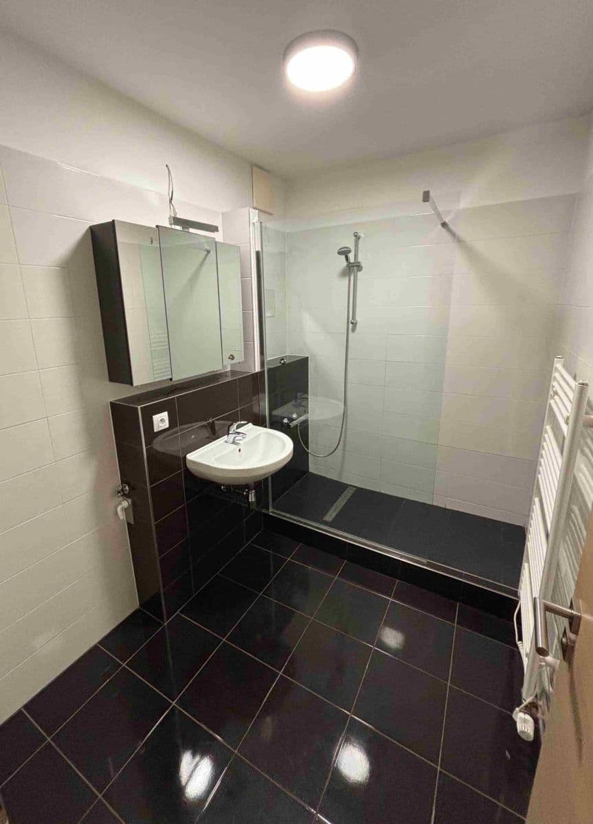 Prenájom bytu 2-izbový 65 m², Sousedíkova, Praha, Praha Prenájom bytu 2-izbový 65 m², Sousedíkova, Praha, Praha