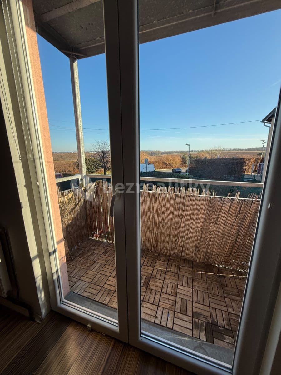 Prenájom bytu 2-izbový 62 m², Průběžná, Nupaky, Středočeský kraj Prenájom bytu 2-izbový 62 m², Průběžná, Nupaky, Středočeský kraj