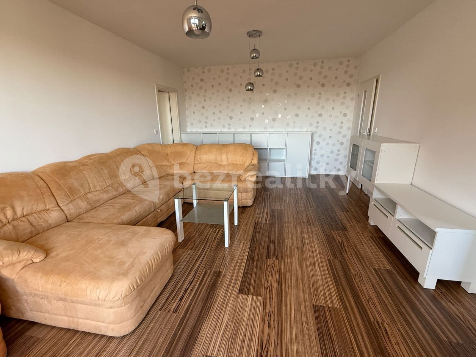 Prenájom bytu 2-izbový 62 m², Průběžná, Nupaky, Středočeský kraj Prenájom bytu 2-izbový 62 m², Průběžná, Nupaky, Středočeský kraj