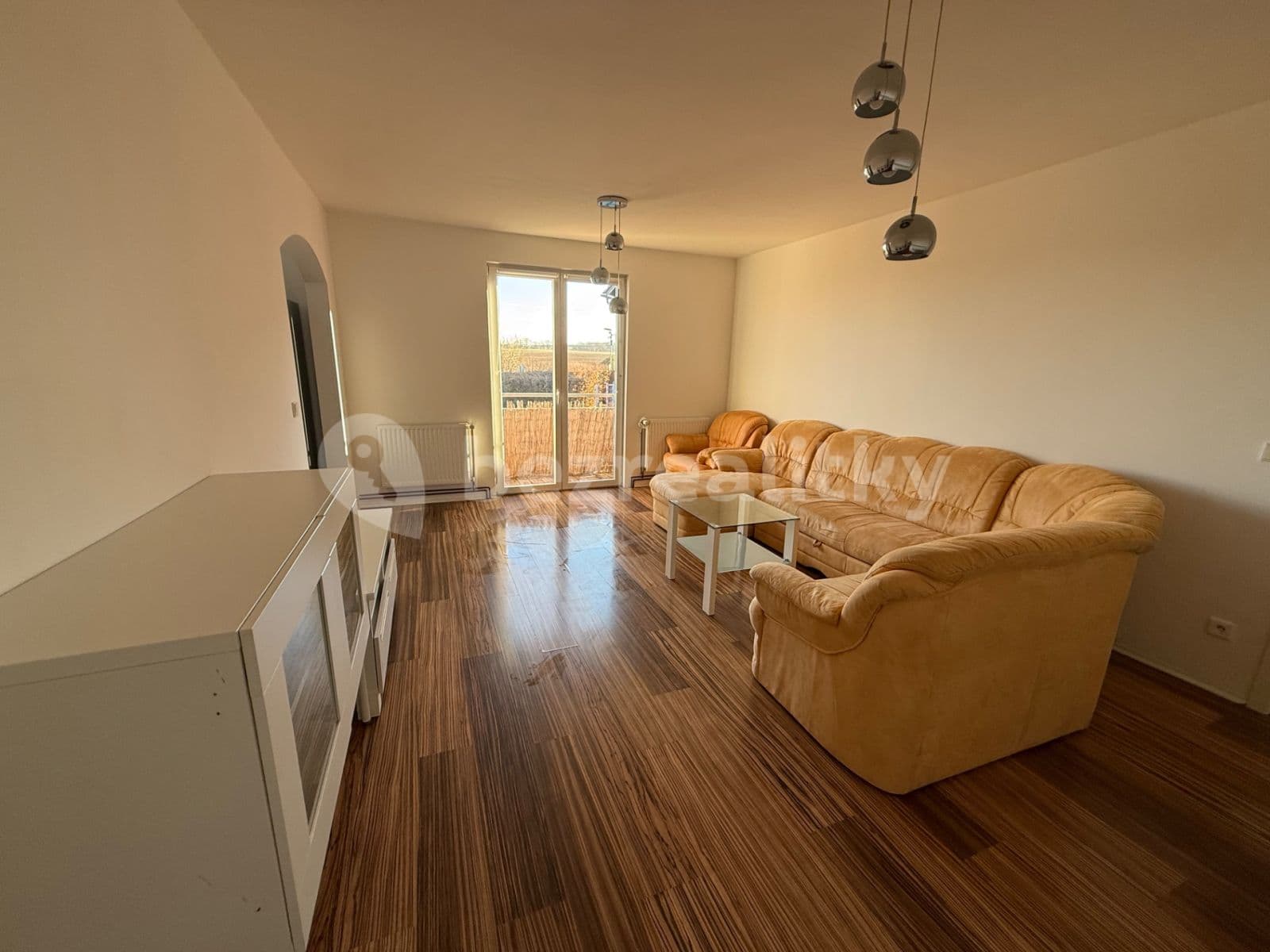 Prenájom bytu 2-izbový 62 m², Průběžná, Nupaky, Středočeský kraj Prenájom bytu 2-izbový 62 m², Průběžná, Nupaky, Středočeský kraj