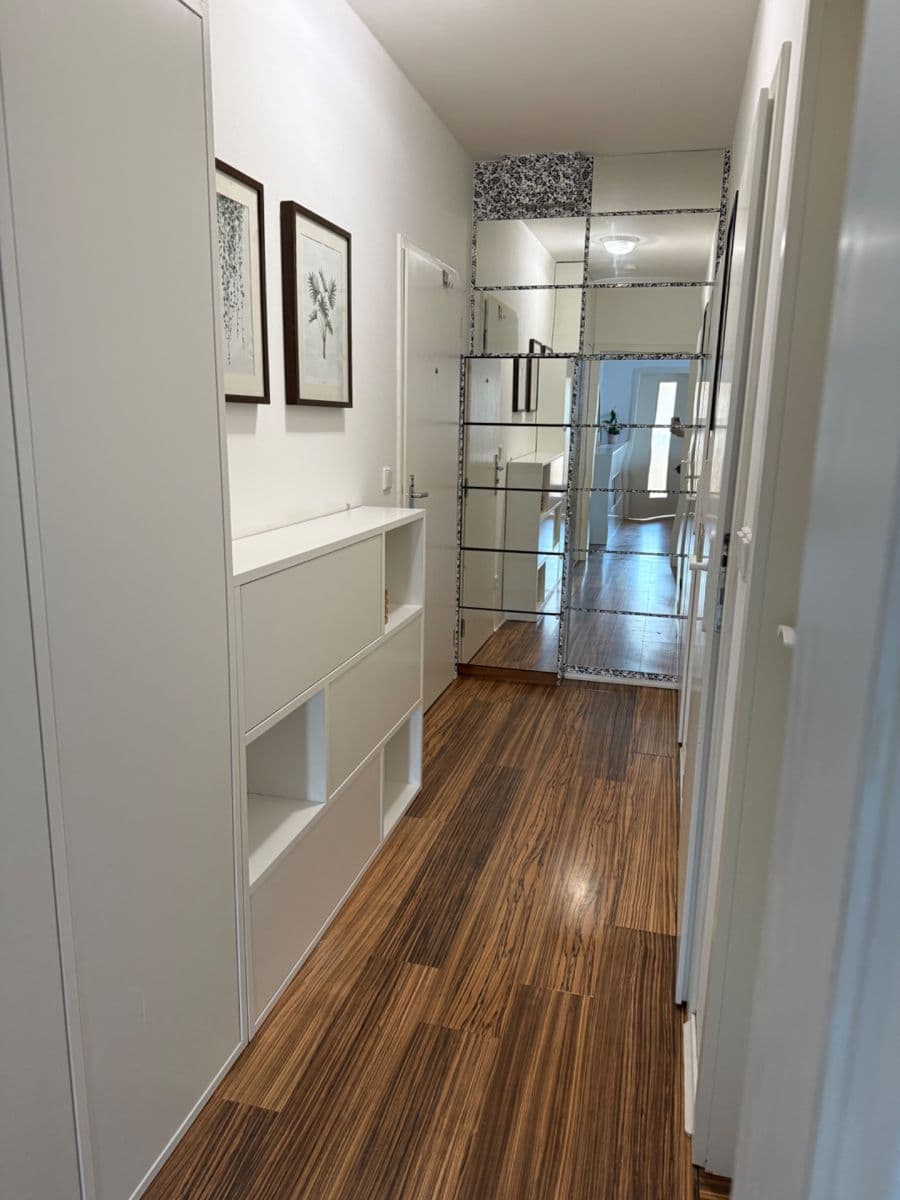 Prenájom bytu 2-izbový 62 m², Průběžná, Nupaky, Středočeský kraj Prenájom bytu 2-izbový 62 m², Průběžná, Nupaky, Středočeský kraj