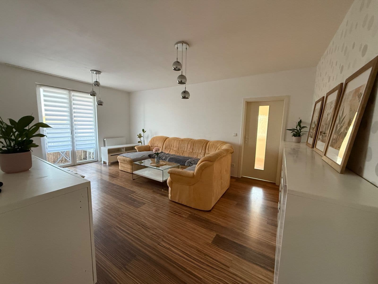 Prenájom bytu 2-izbový 62 m², Průběžná, Nupaky, Středočeský kraj Prenájom bytu 2-izbový 62 m², Průběžná, Nupaky, Středočeský kraj
