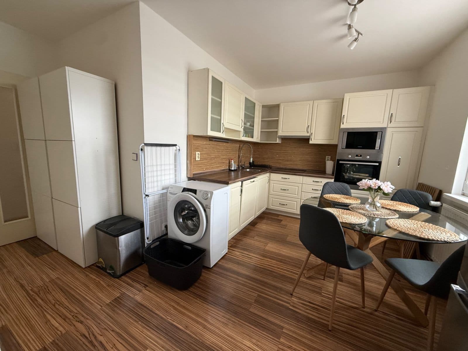 Prenájom bytu 2-izbový 62 m², Průběžná, Nupaky, Středočeský kraj Prenájom bytu 2-izbový 62 m², Průběžná, Nupaky, Středočeský kraj