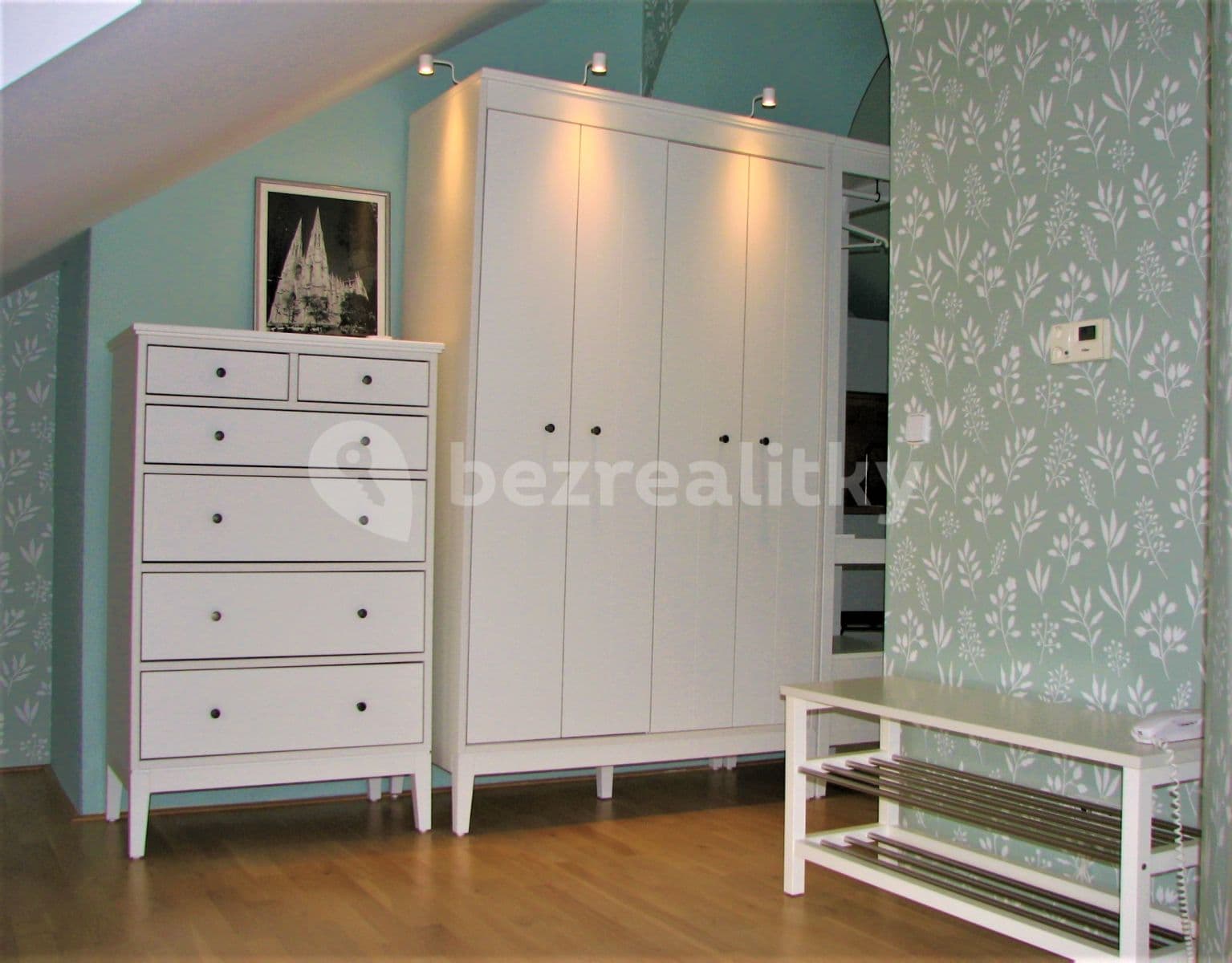 Prenájom bytu 2-izbový 72 m², Mezitraťová, Praha, Praha Prenájom bytu 2-izbový 72 m², Mezitraťová, Praha, Praha