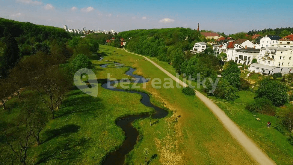 Prenájom bytu 2-izbový 72 m², Mezitraťová, Praha, Praha Prenájom bytu 2-izbový 72 m², Mezitraťová, Praha, Praha
