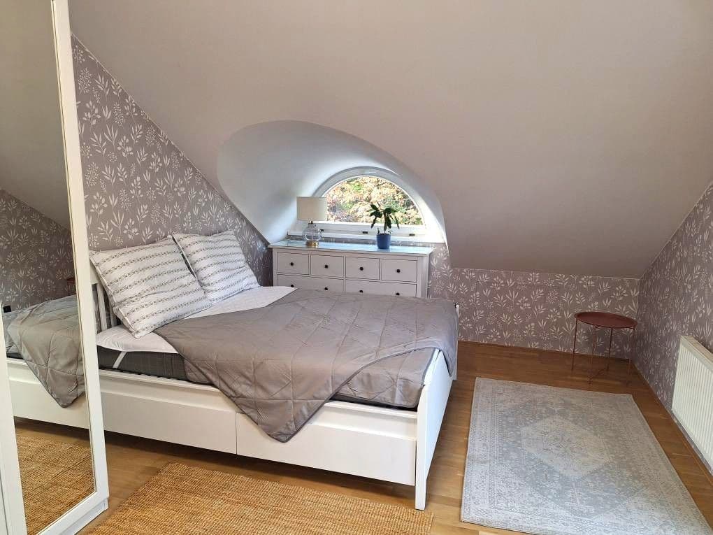 Prenájom bytu 2-izbový 72 m², Mezitraťová, Praha, Praha Prenájom bytu 2-izbový 72 m², Mezitraťová, Praha, Praha