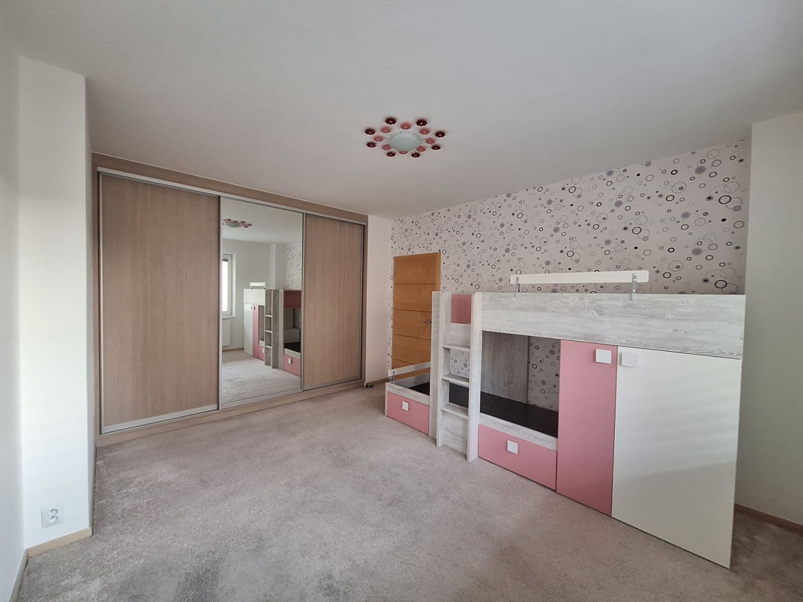 Prenájom bytu 3-izbový 70 m², Kamechy, Brno, Jihomoravský kraj Prenájom bytu 3-izbový 70 m², Kamechy, Brno, Jihomoravský kraj