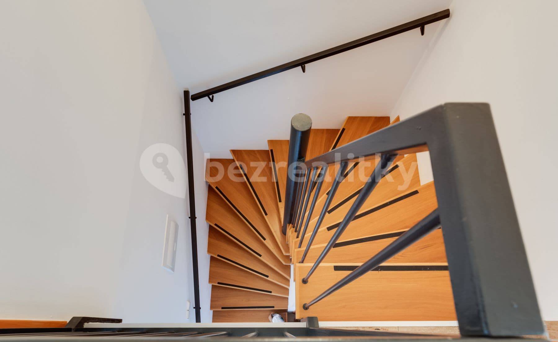 Prenájom bytu 3-izbový 82 m², Ke Školce, Rudná, Středočeský kraj Prenájom bytu 3-izbový 82 m², Ke Školce, Rudná, Středočeský kraj