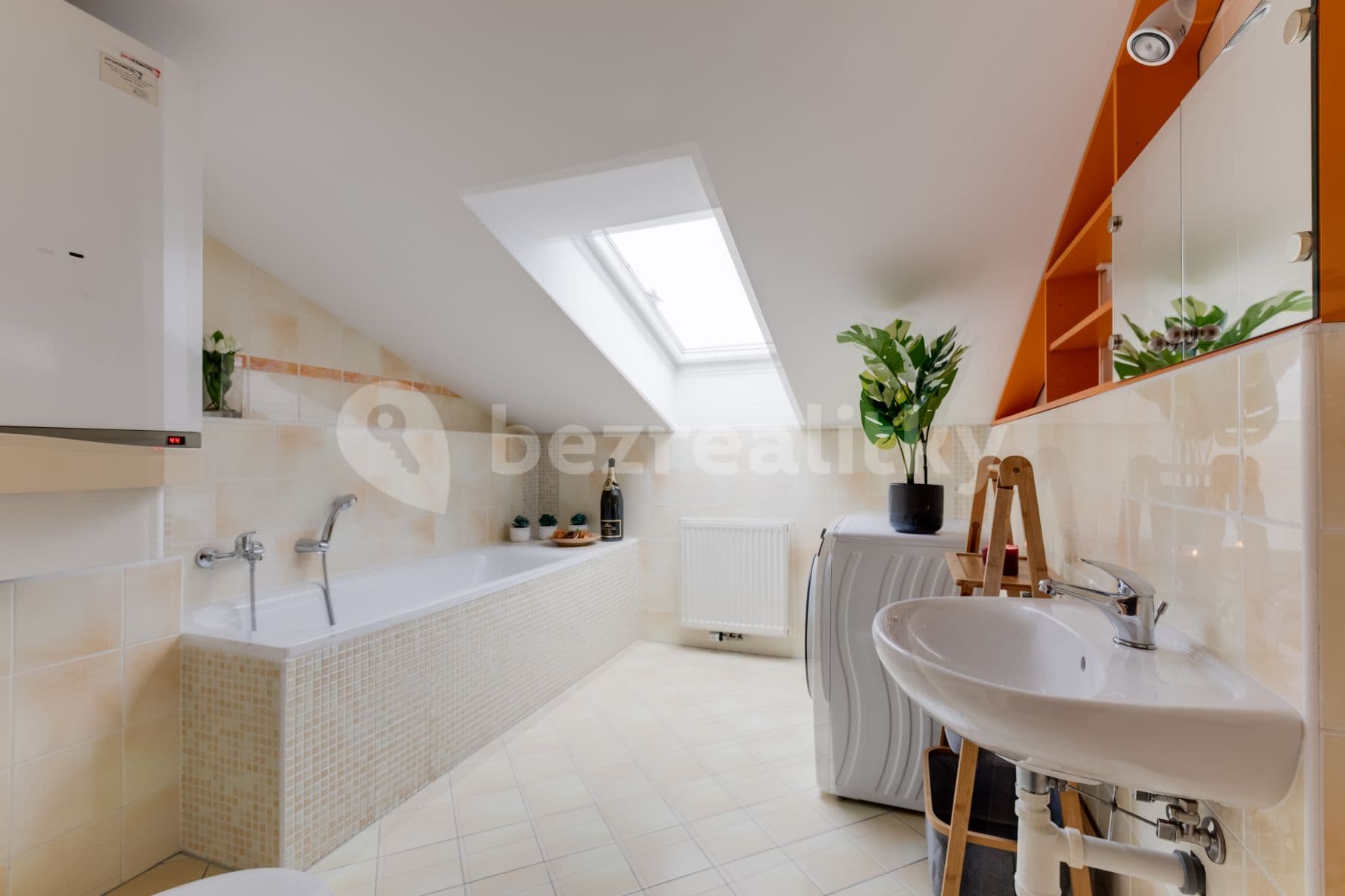 Prenájom bytu 3-izbový 82 m², Ke Školce, Rudná, Středočeský kraj Prenájom bytu 3-izbový 82 m², Ke Školce, Rudná, Středočeský kraj