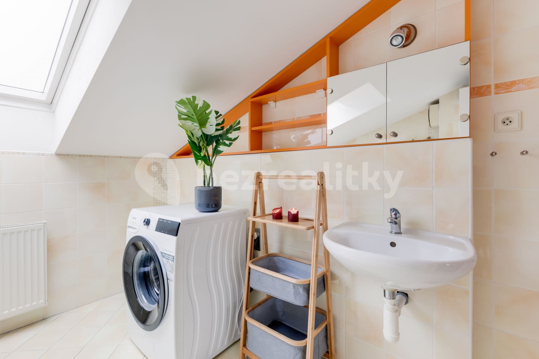 Prenájom bytu 3-izbový 82 m², Ke Školce, Rudná, Středočeský kraj Prenájom bytu 3-izbový 82 m², Ke Školce, Rudná, Středočeský kraj