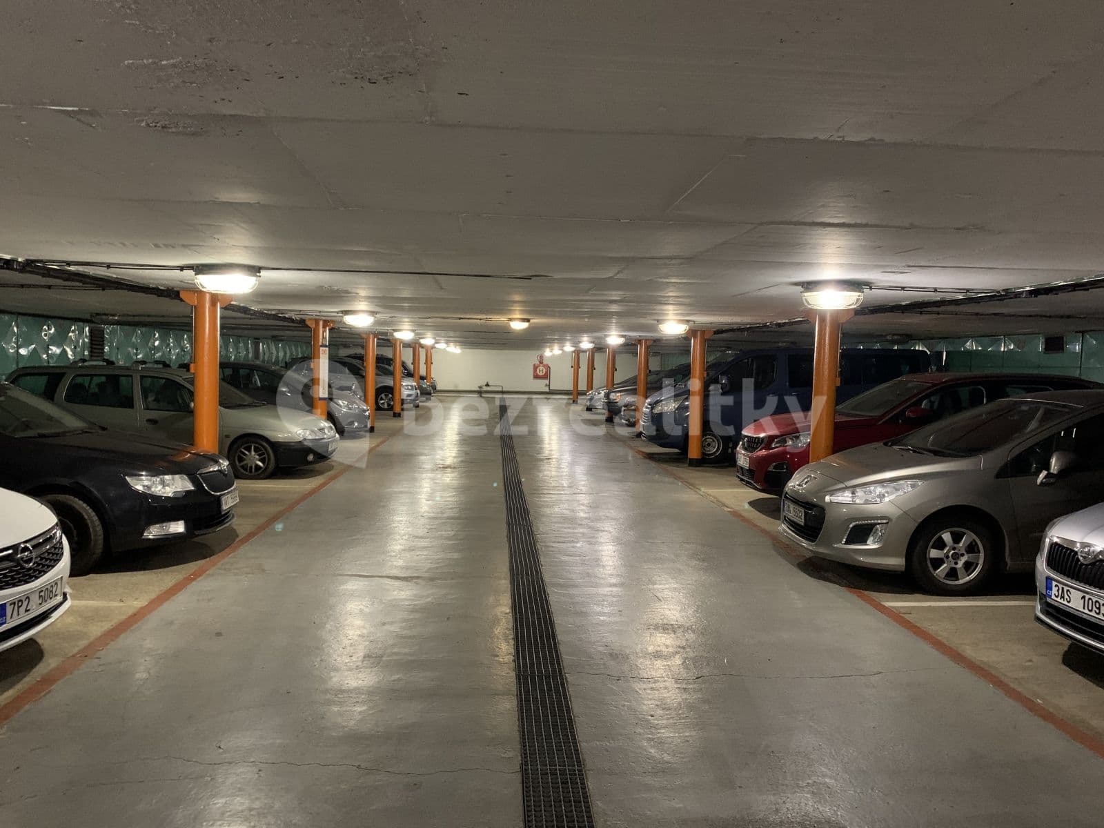 Prenájom garáže 15 m², Na Hroudě, Praha, Praha Prenájom garáže 15 m², Na Hroudě, Praha, Praha