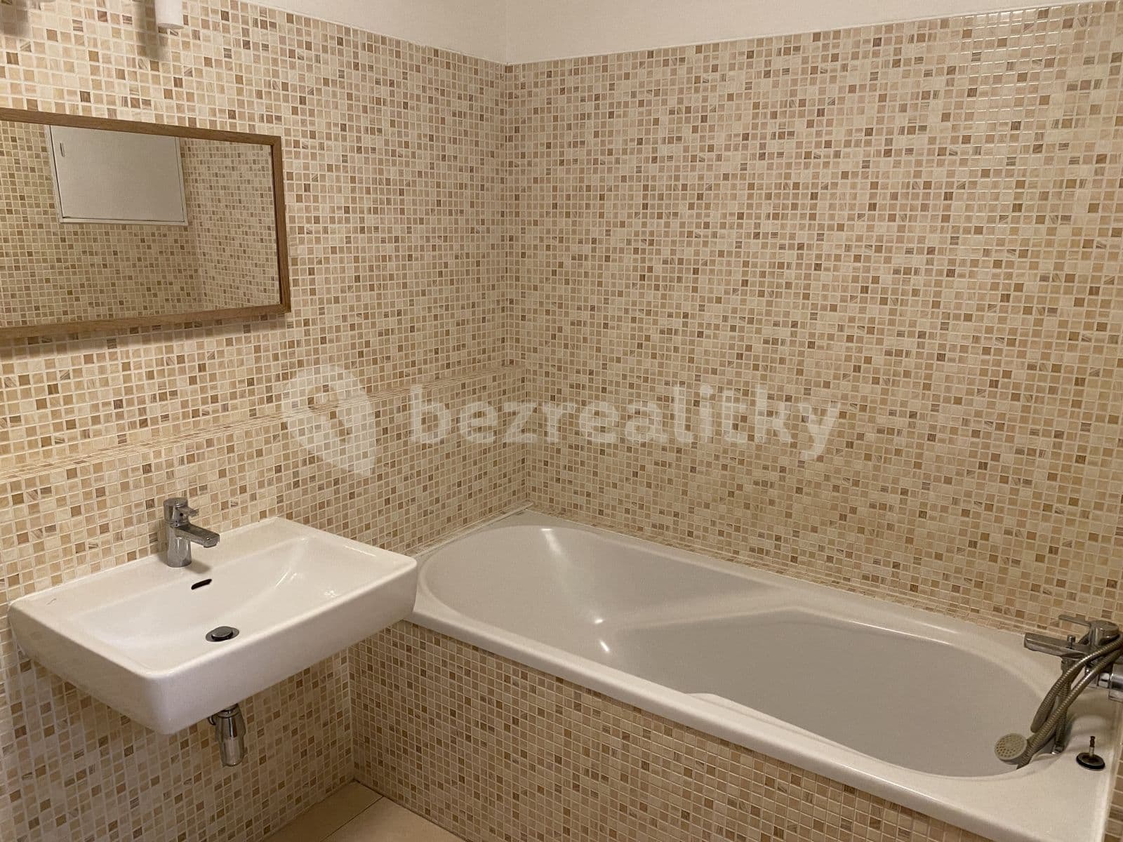 Prenájom bytu 2-izbový 64 m², Přemyslovská, Roztoky, Středočeský kraj Prenájom bytu 2-izbový 64 m², Přemyslovská, Roztoky, Středočeský kraj