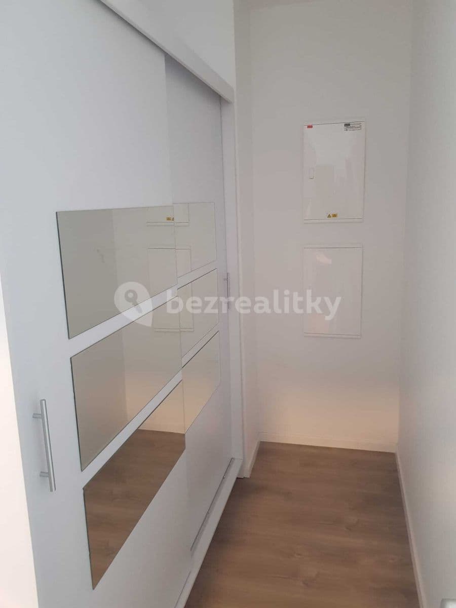 Prenájom bytu 2-izbový 48 m², Hraničná, Ružinov, Bratislavský kraj