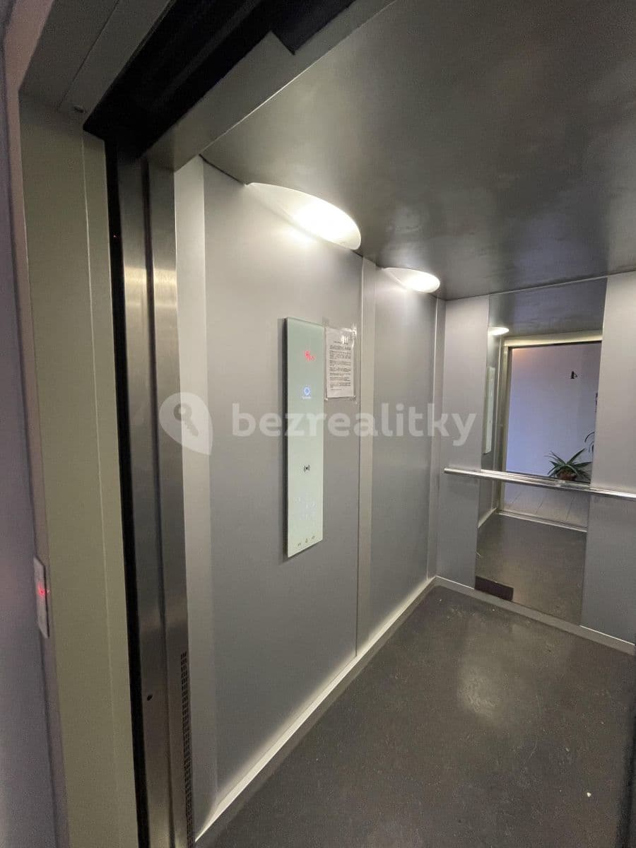 Prenájom bytu 3-izbový 82 m², Petržílkova, Praha, Praha Prenájom bytu 3-izbový 82 m², Petržílkova, Praha, Praha