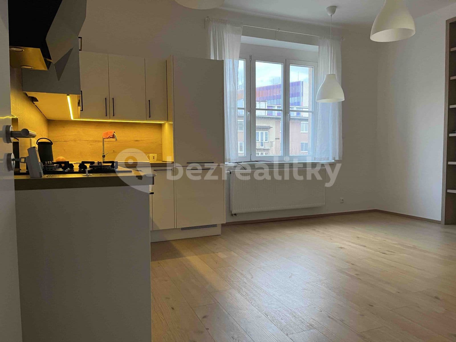 Prenájom bytu 3-izbový 80 m², Kodaňská, Praha, Praha Prenájom bytu 3-izbový 80 m², Kodaňská, Praha, Praha
