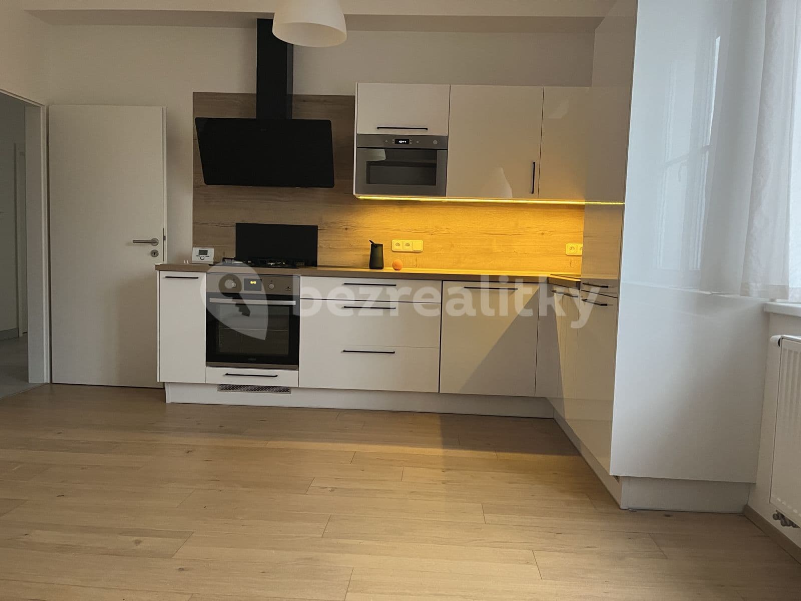 Prenájom bytu 3-izbový 80 m², Kodaňská, Praha, Praha Prenájom bytu 3-izbový 80 m², Kodaňská, Praha, Praha