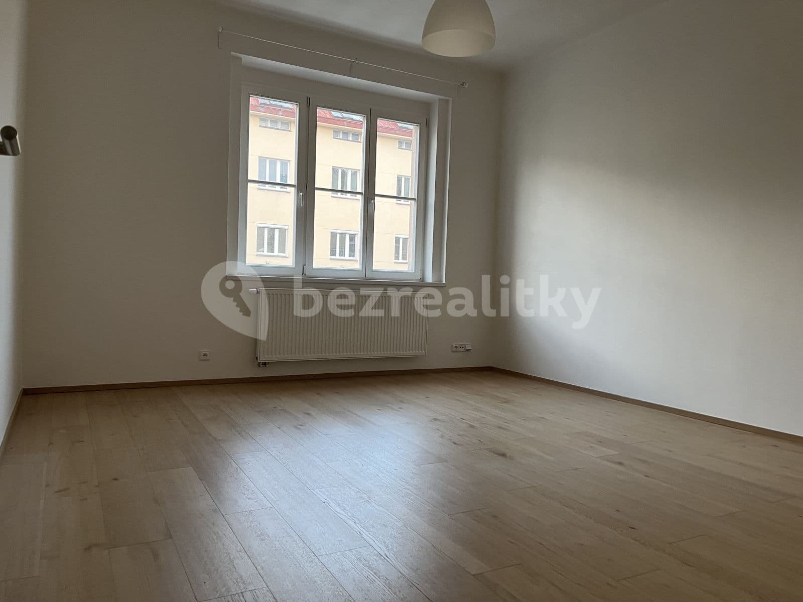 Prenájom bytu 3-izbový 80 m², Kodaňská, Praha, Praha Prenájom bytu 3-izbový 80 m², Kodaňská, Praha, Praha