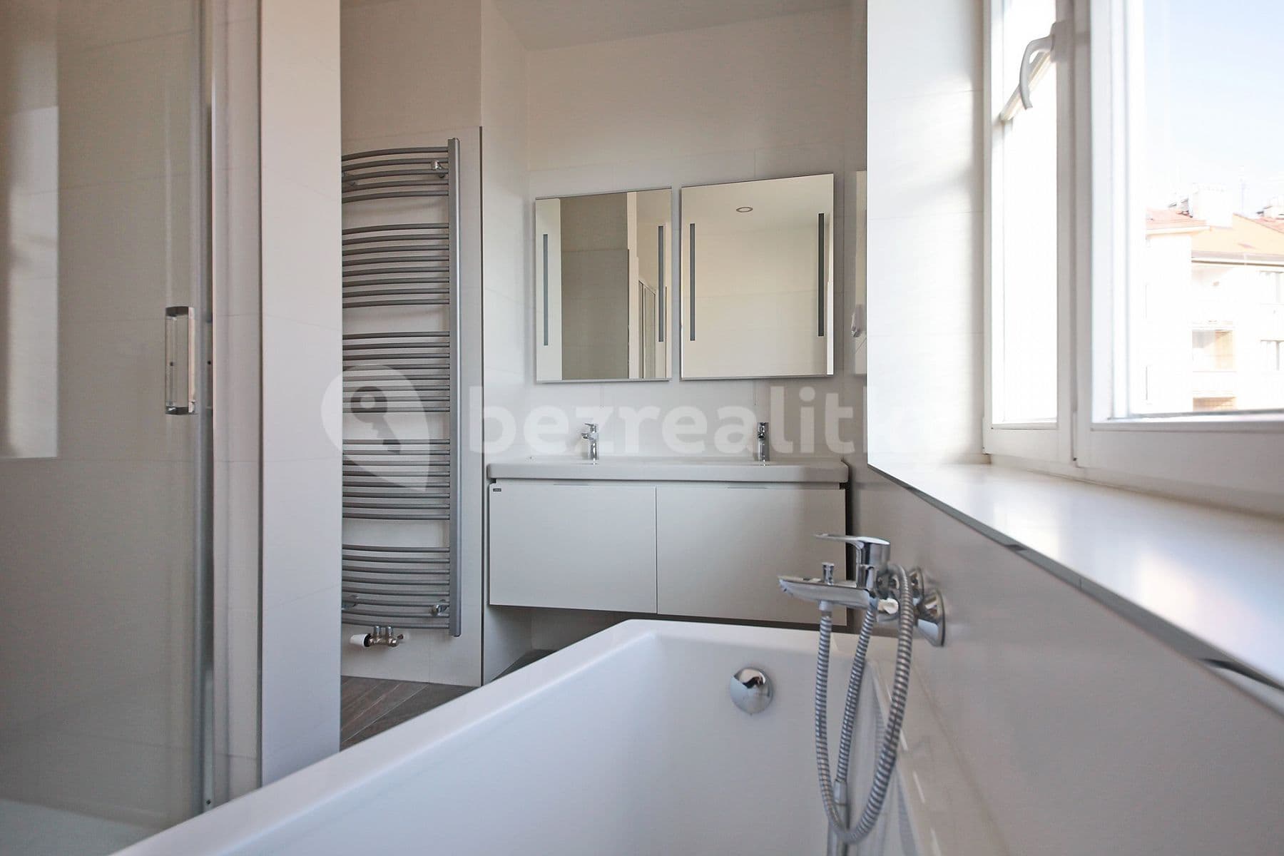 Prenájom bytu 3-izbový 80 m², Kodaňská, Praha, Praha Prenájom bytu 3-izbový 80 m², Kodaňská, Praha, Praha