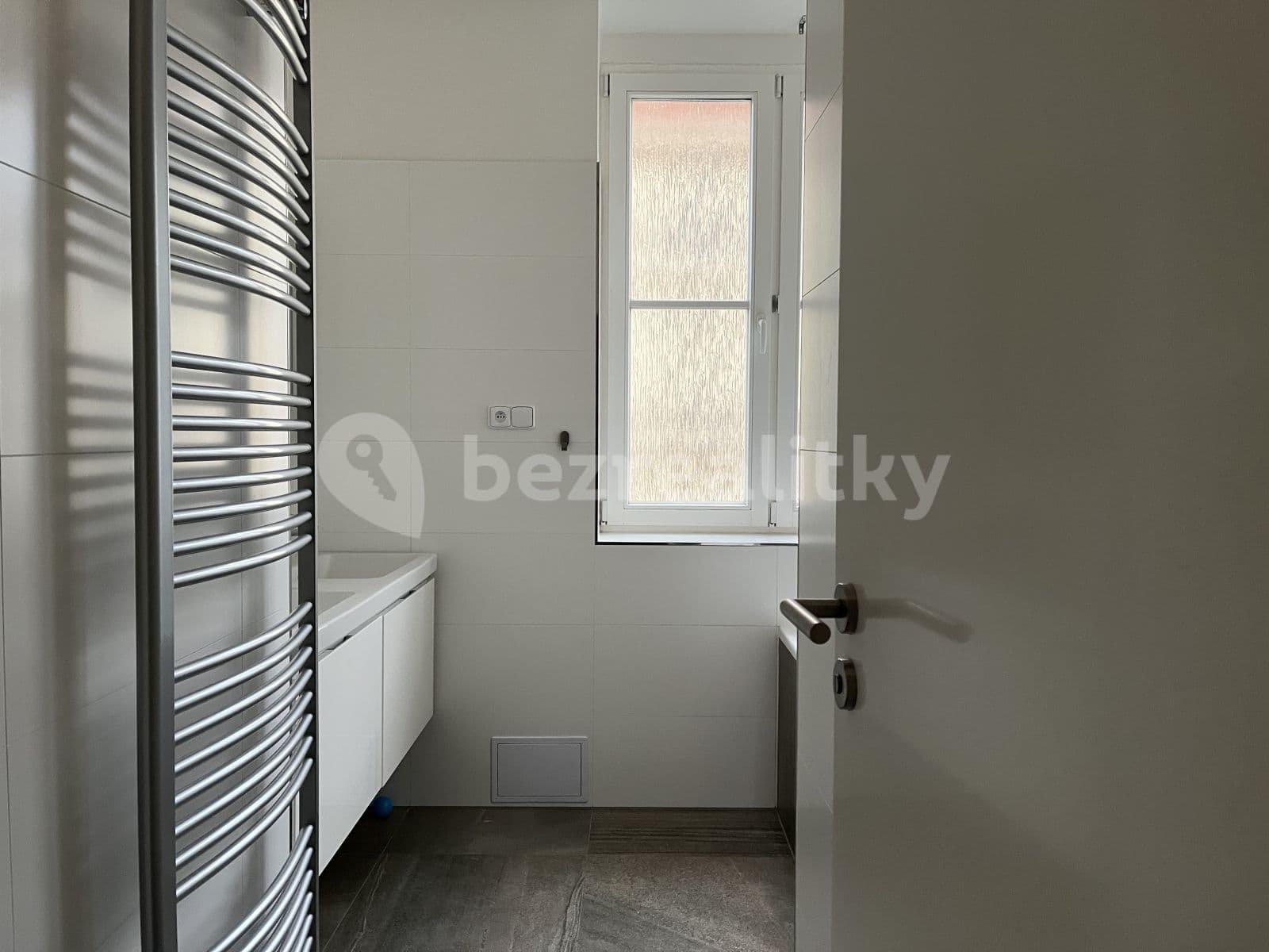 Prenájom bytu 3-izbový 80 m², Kodaňská, Praha, Praha Prenájom bytu 3-izbový 80 m², Kodaňská, Praha, Praha