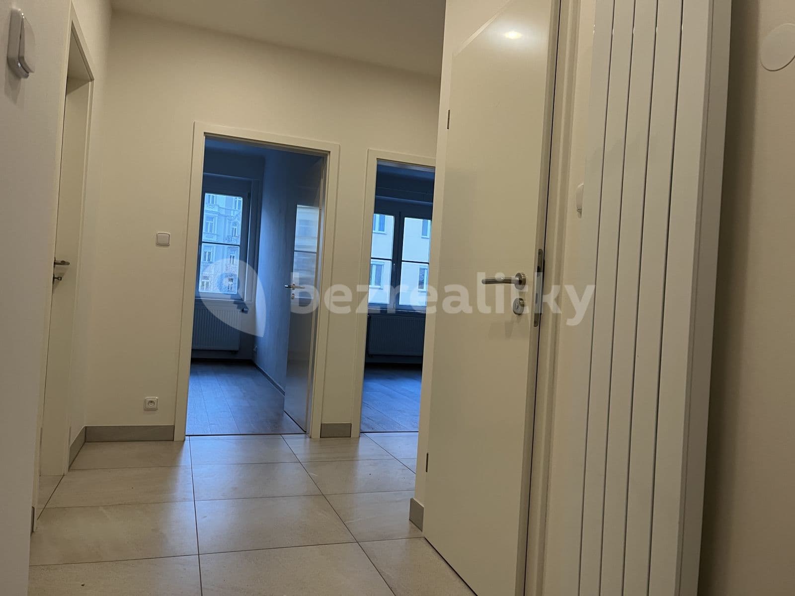 Prenájom bytu 3-izbový 80 m², Kodaňská, Praha, Praha Prenájom bytu 3-izbový 80 m², Kodaňská, Praha, Praha