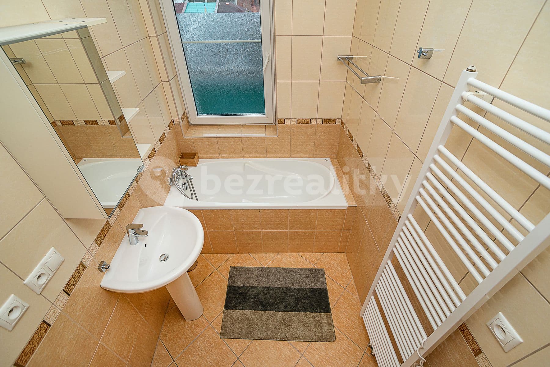 Prenájom bytu 4-izbový 109 m², Šátalská, Praha, Praha Prenájom bytu 4-izbový 109 m², Šátalská, Praha, Praha