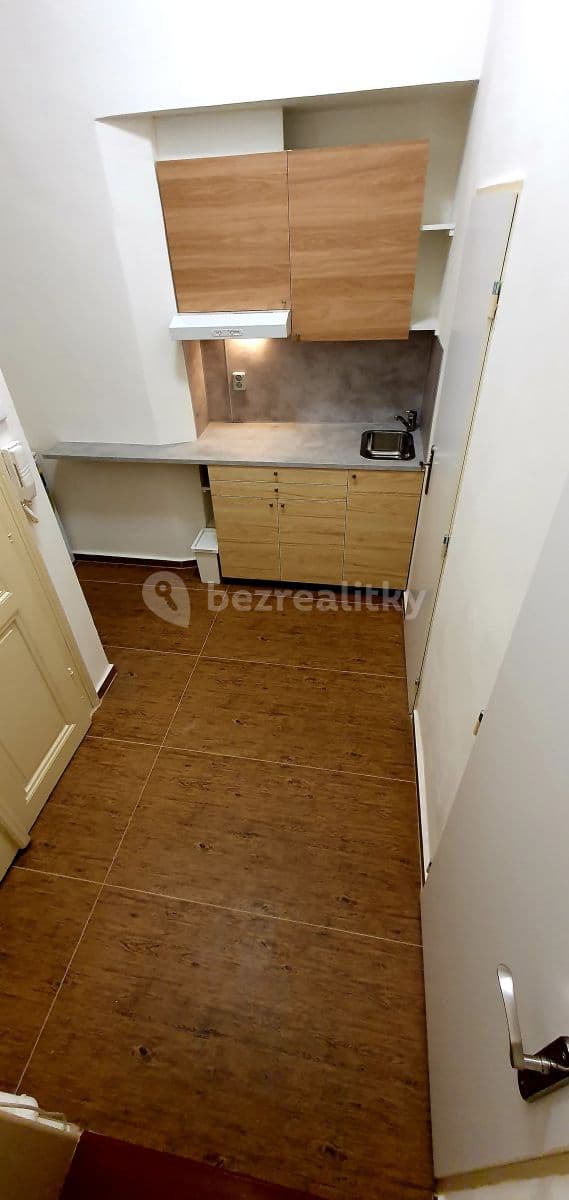Prenájom bytu 1-izbový 30 m², Křižíkova, Praha, Praha Prenájom bytu 1-izbový 30 m², Křižíkova, Praha, Praha