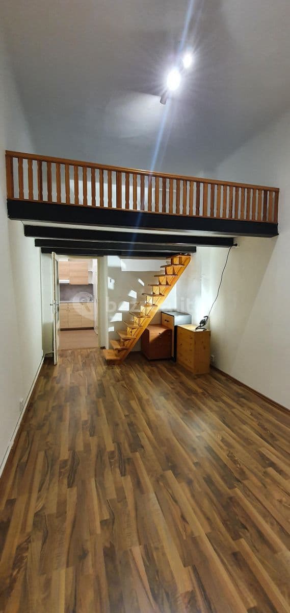 Prenájom bytu 1-izbový 30 m², Křižíkova, Praha, Praha Prenájom bytu 1-izbový 30 m², Křižíkova, Praha, Praha