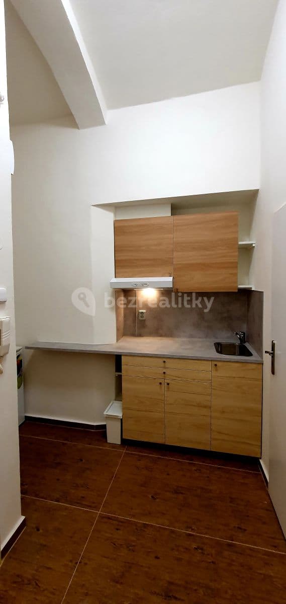 Prenájom bytu 1-izbový 30 m², Křižíkova, Praha, Praha Prenájom bytu 1-izbový 30 m², Křižíkova, Praha, Praha