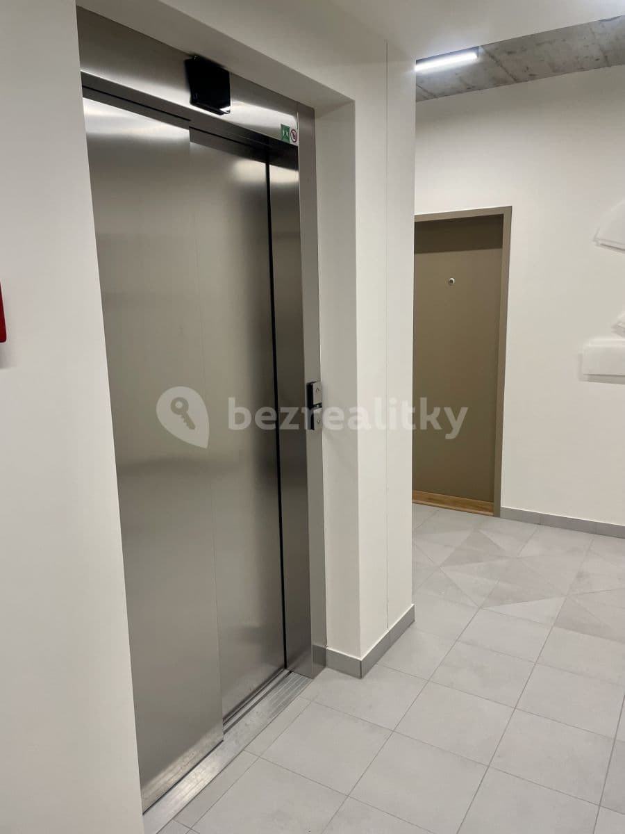 Prenájom bytu 1-izbový 23 m², Poděbradská, Praha, Praha Prenájom bytu 1-izbový 23 m², Poděbradská, Praha, Praha