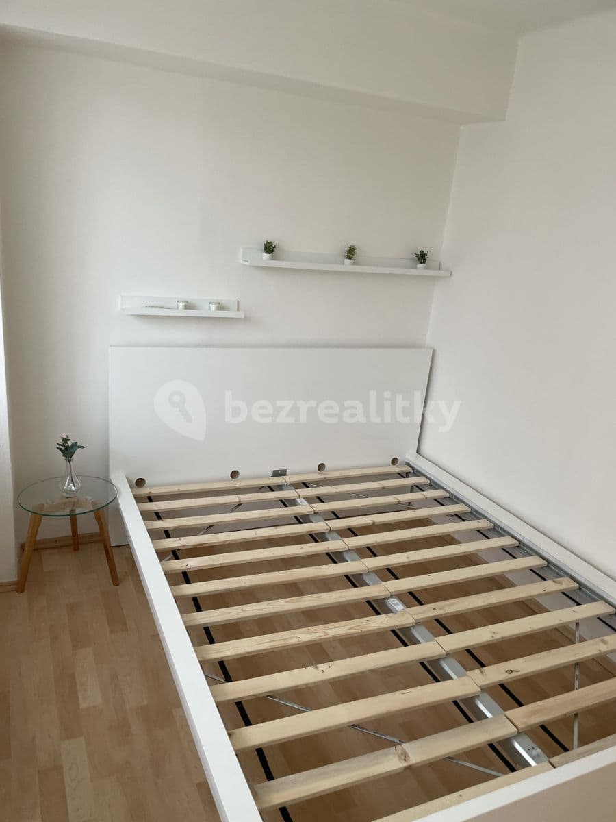 Prenájom bytu 3-izbový 55 m², Evropská, Praha, Praha Prenájom bytu 3-izbový 55 m², Evropská, Praha, Praha