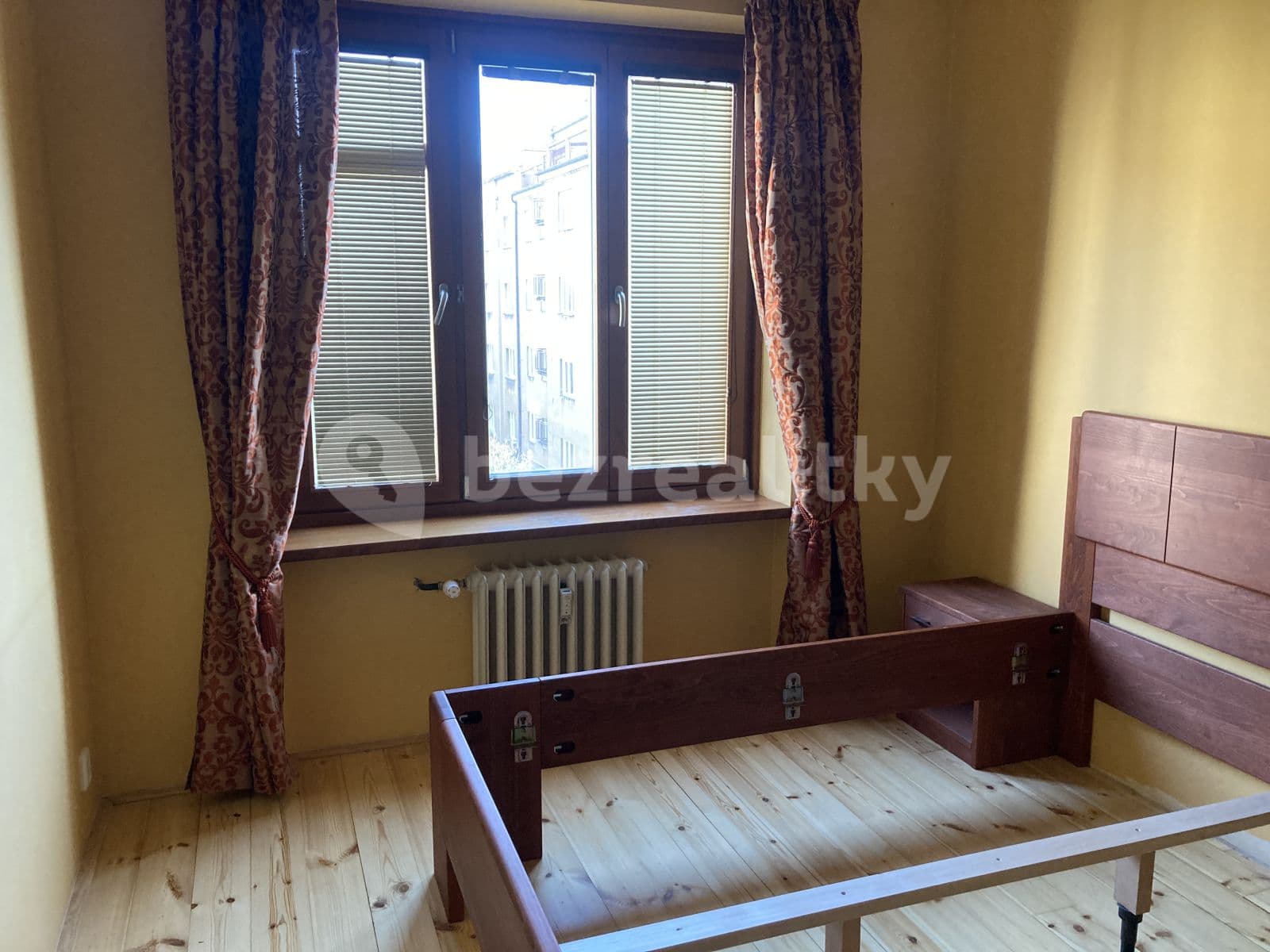 Prenájom bytu 2-izbový 66 m², náměstí Jiřího z Lobkovic, Praha, Praha Prenájom bytu 2-izbový 66 m², náměstí Jiřího z Lobkovic, Praha, Praha