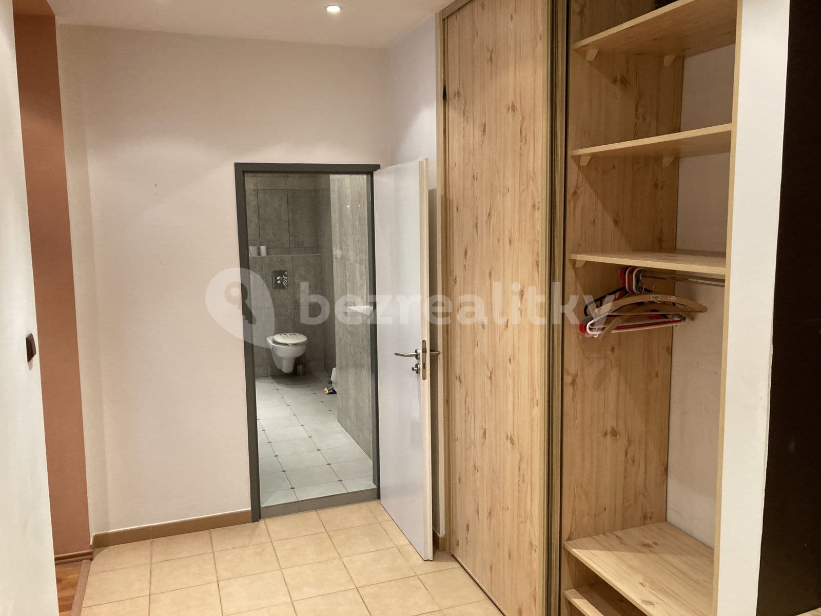 Prenájom bytu 2-izbový 66 m², náměstí Jiřího z Lobkovic, Praha, Praha Prenájom bytu 2-izbový 66 m², náměstí Jiřího z Lobkovic, Praha, Praha
