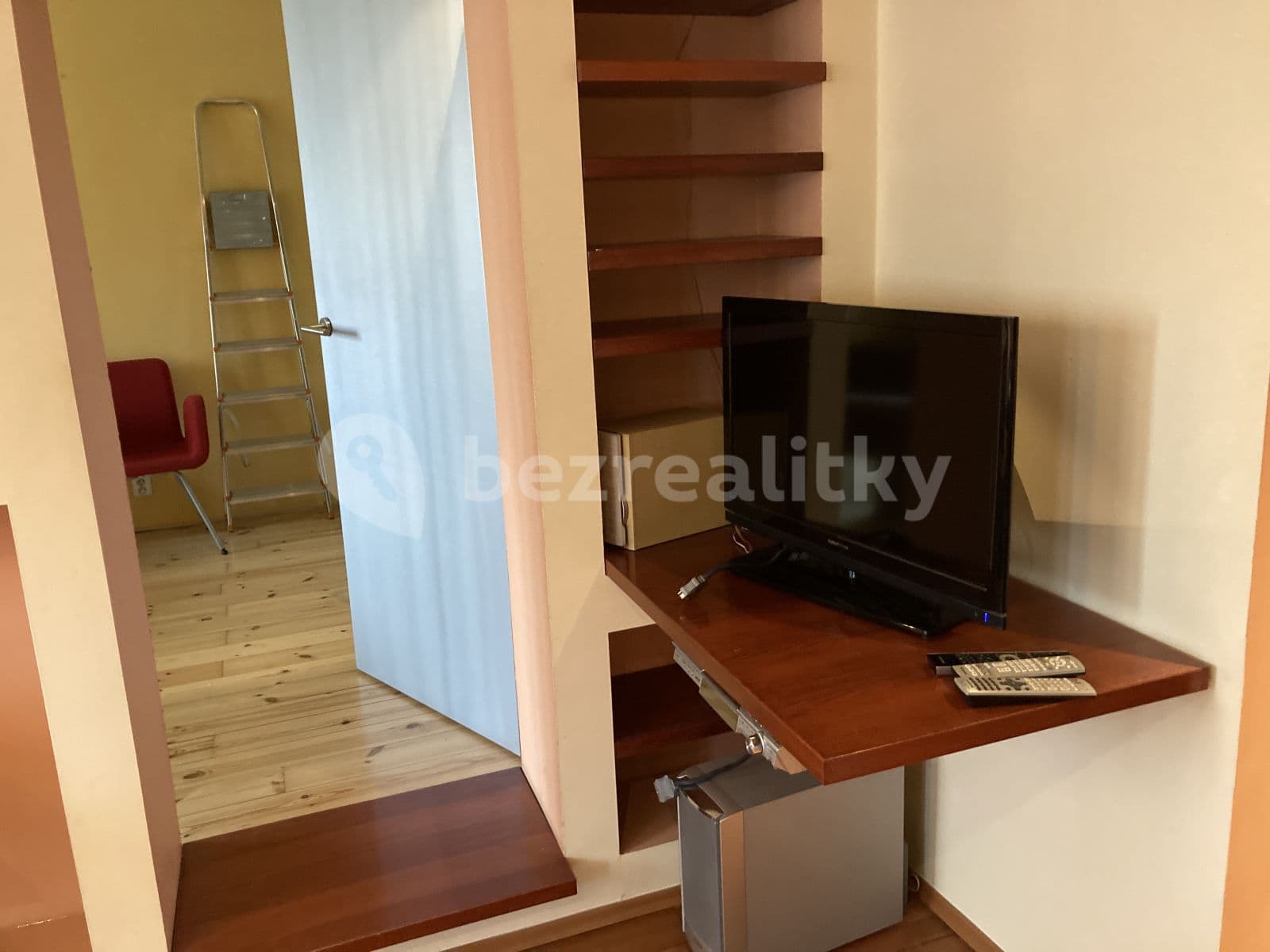 Prenájom bytu 2-izbový 66 m², náměstí Jiřího z Lobkovic, Praha, Praha Prenájom bytu 2-izbový 66 m², náměstí Jiřího z Lobkovic, Praha, Praha