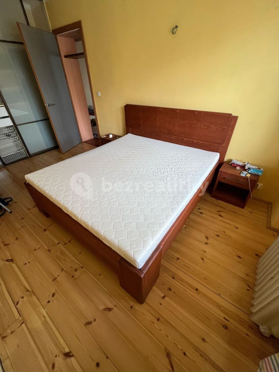 Prenájom bytu 2-izbový 66 m², náměstí Jiřího z Lobkovic, Praha, Praha Prenájom bytu 2-izbový 66 m², náměstí Jiřího z Lobkovic, Praha, Praha