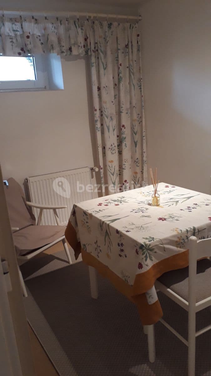 Prenájom bytu 2-izbový 58 m², Rakovnická, Praha, Praha Prenájom bytu 2-izbový 58 m², Rakovnická, Praha, Praha