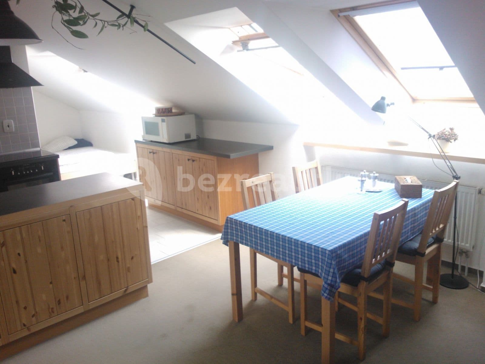 Prenájom bytu 1-izbový 51 m², Suchdolské náměstí, Praha, Praha Prenájom bytu 1-izbový 51 m², Suchdolské náměstí, Praha, Praha