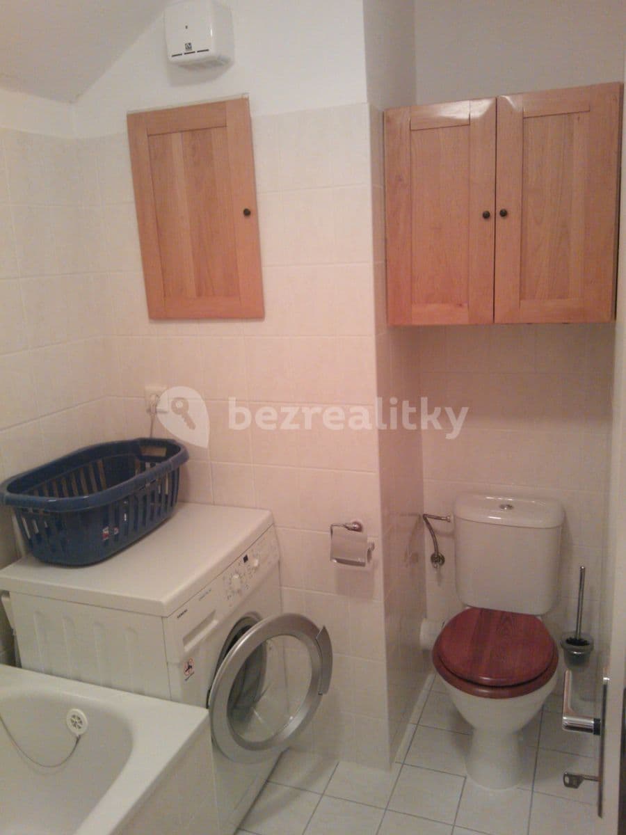 Prenájom bytu 1-izbový 51 m², Suchdolské náměstí, Praha, Praha Prenájom bytu 1-izbový 51 m², Suchdolské náměstí, Praha, Praha