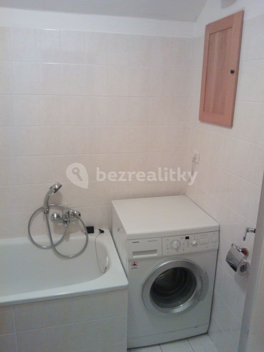 Prenájom bytu 1-izbový 51 m², Suchdolské náměstí, Praha, Praha Prenájom bytu 1-izbový 51 m², Suchdolské náměstí, Praha, Praha