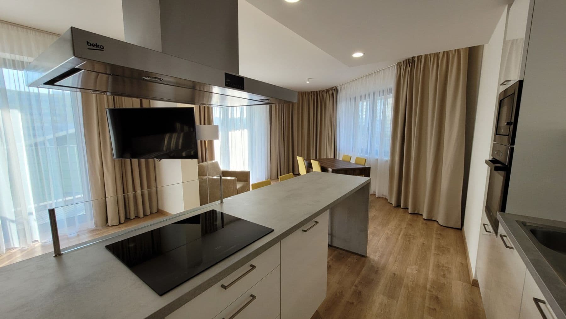 Prenájom bytu 3-izbový 88 m², Mukařovského, Praha, Praha Prenájom bytu 3-izbový 88 m², Mukařovského, Praha, Praha