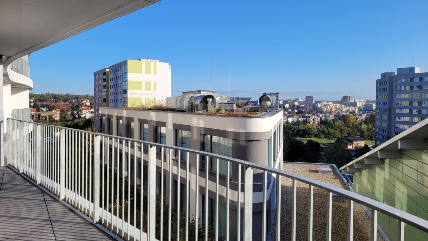 Prenájom bytu 3-izbový 88 m², Mukařovského, Praha, Praha Prenájom bytu 3-izbový 88 m², Mukařovského, Praha, Praha